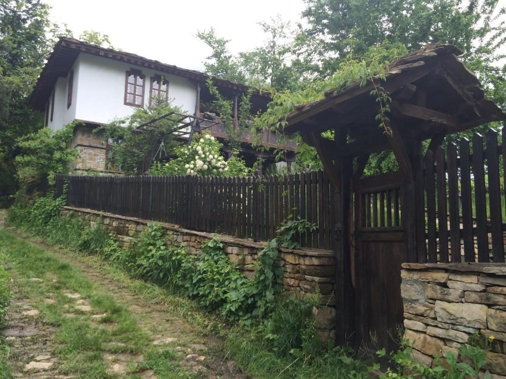 Stefanina Guesthouse Bozhentsi Extérieur photo